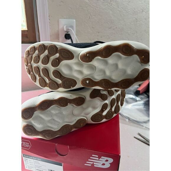 Men New Balance Sneakers - Picture 4 of 6